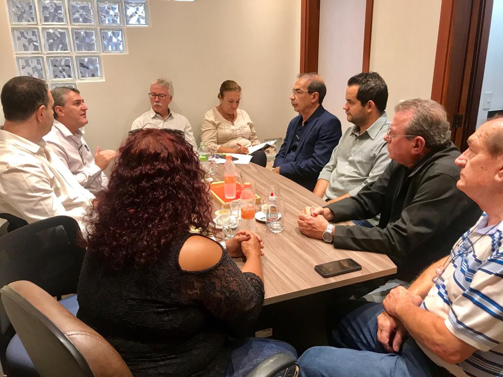 Os primeiros quatro contratos que selam a parceria feita entre a Federação dos Trabalhadores
da Saúde do Estado de São Paulo, a Federação Paulista da saúde e os Sindicatos filiados com a
Alter Administradora de Benefícios e o Grupo São Francisco de saúd